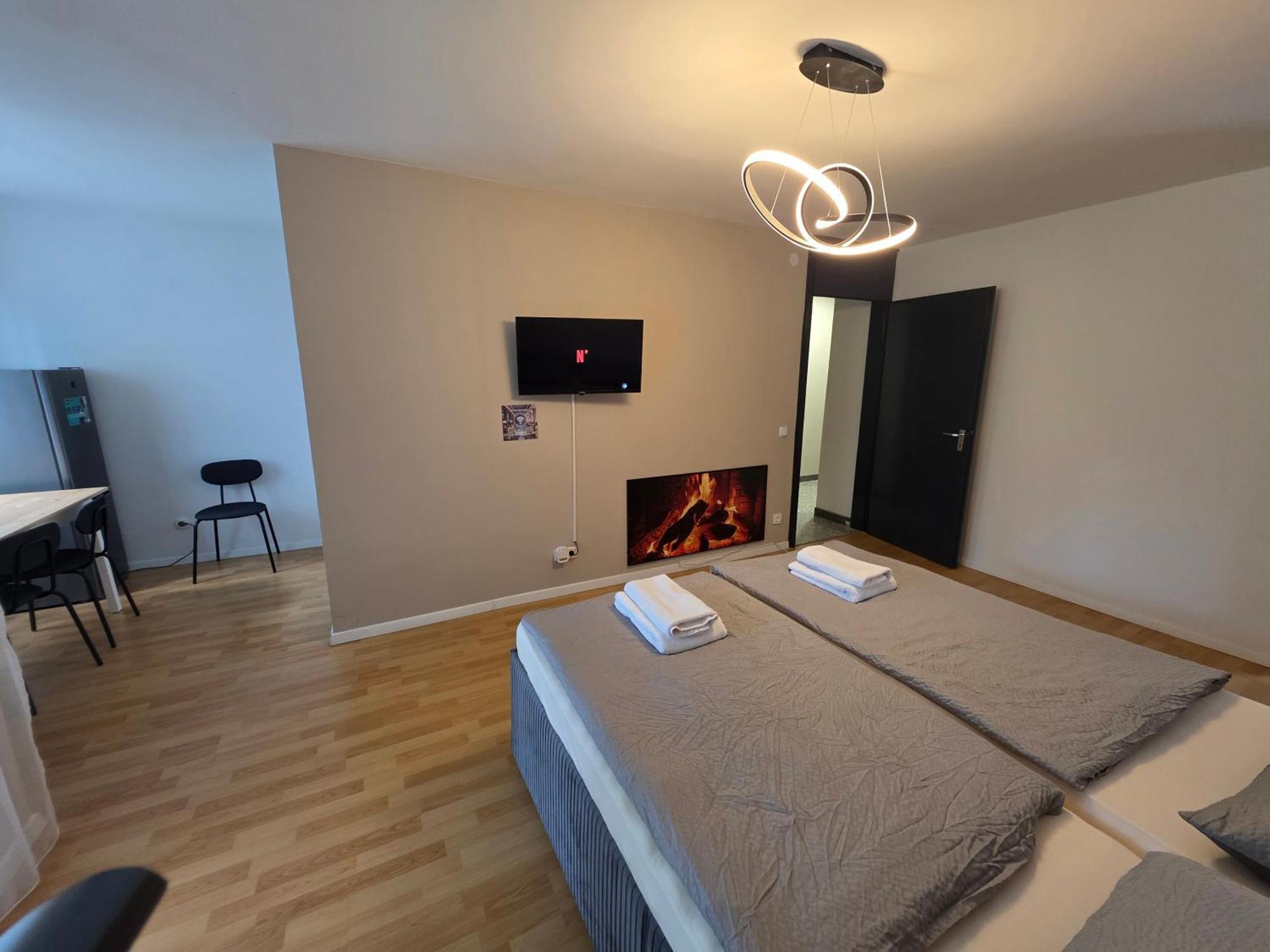 Hotel Im Natur Mit Eigene Kueche Bad Balkon Parkplatz Netflix Nuremberg Exterior photo