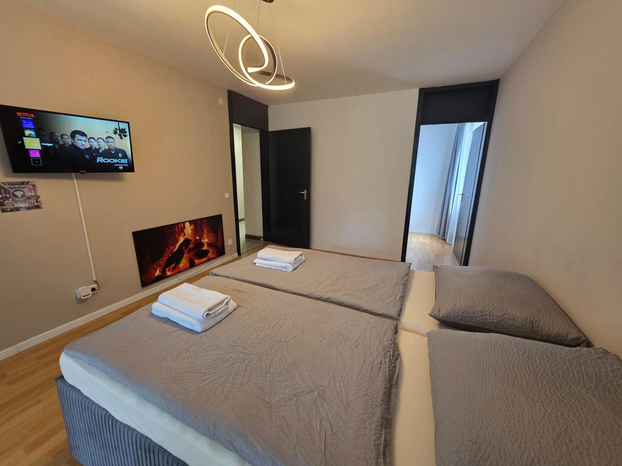 Hotel Im Natur Mit Eigene Kueche Bad Balkon Parkplatz Netflix Nuremberg Room photo